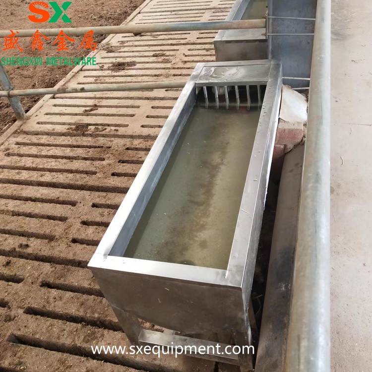 Máng uống gia súc không gỉ